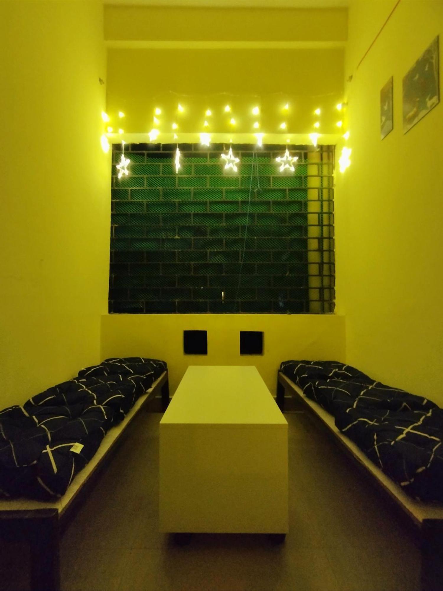 Nomad'S Nest Backpackers Hostel Гувахати Экстерьер фото