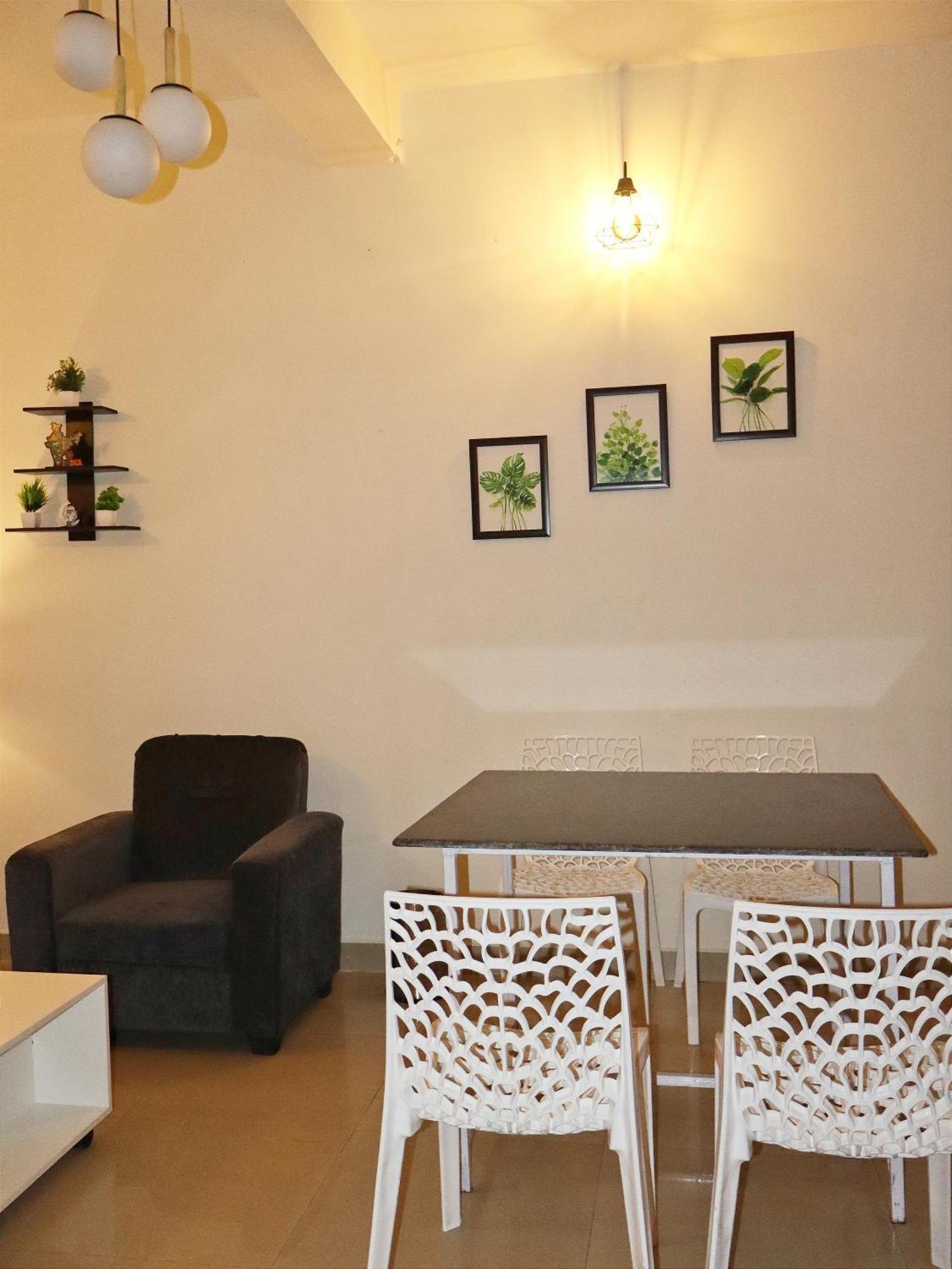 Nomad'S Nest Backpackers Hostel Гувахати Экстерьер фото