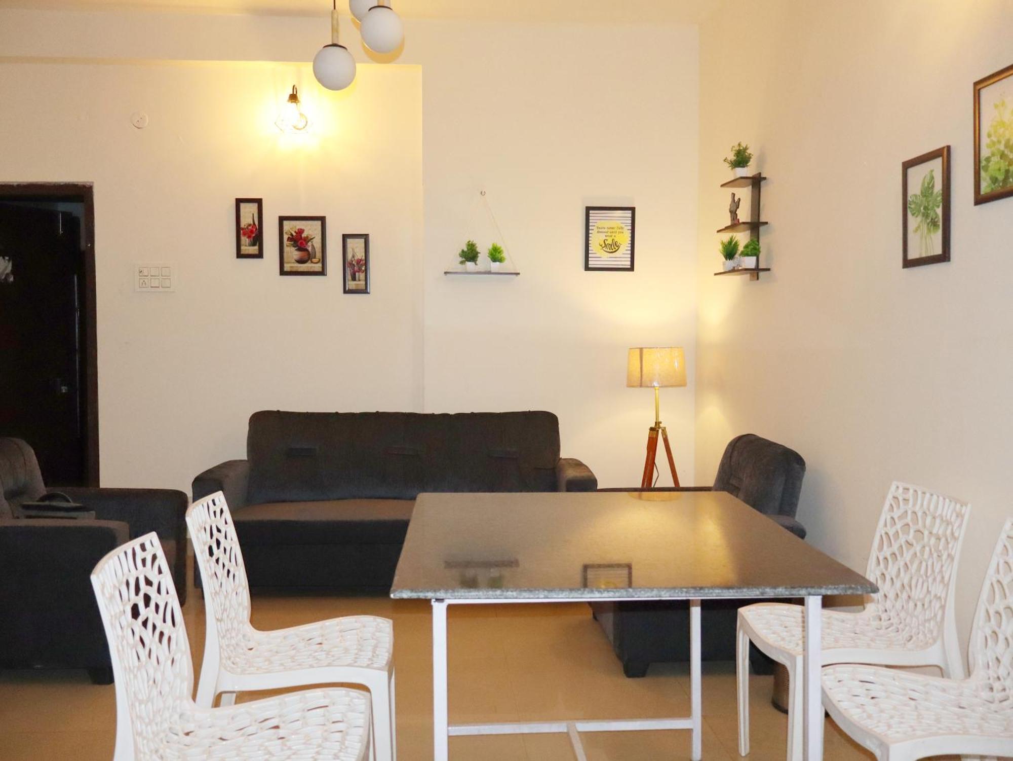 Nomad'S Nest Backpackers Hostel Гувахати Экстерьер фото