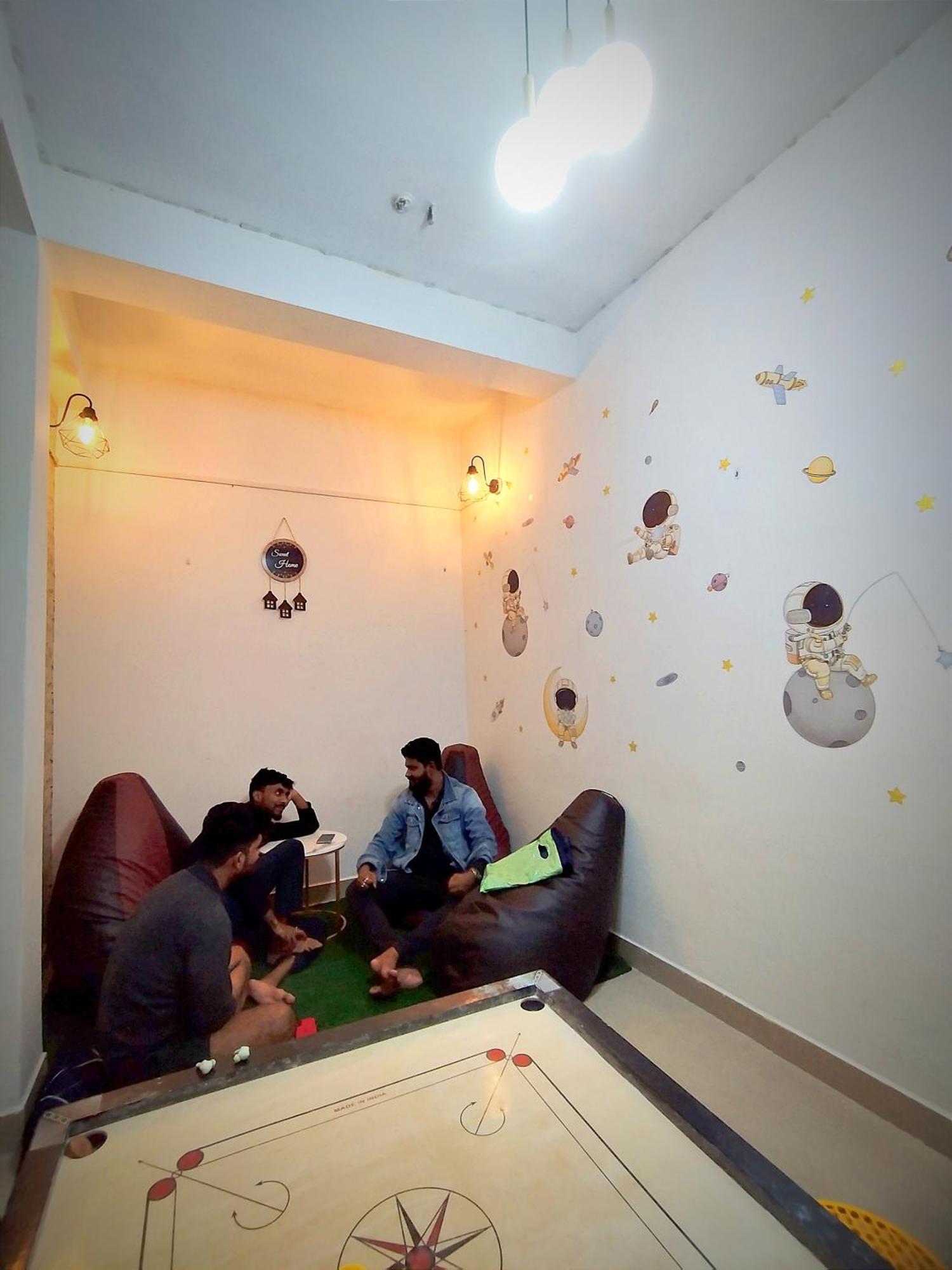 Nomad'S Nest Backpackers Hostel Гувахати Экстерьер фото